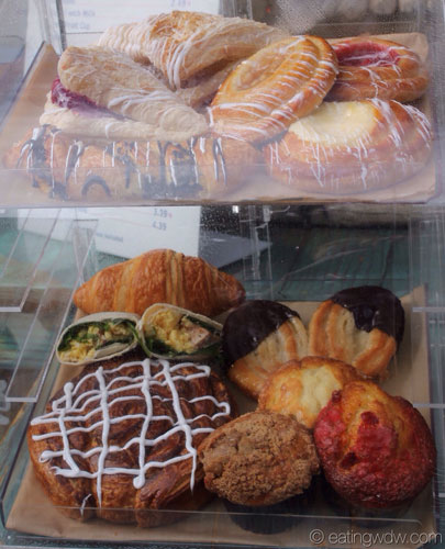 kusafiri-pastries